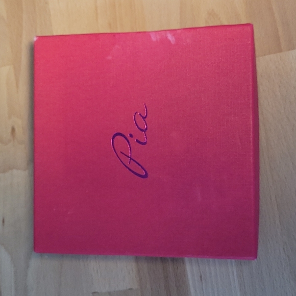 Multi strand delicate Pia necklace (with box) - Picture 4 of 5